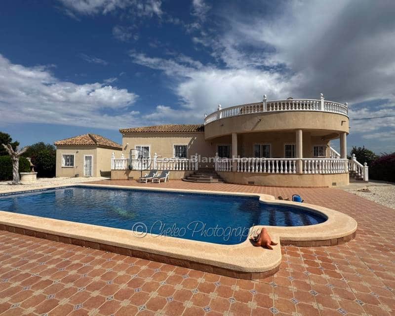 3 slaapkamer Villa te koop in Catral met zwembad garage - € 395.000 (Ref: 9832049)