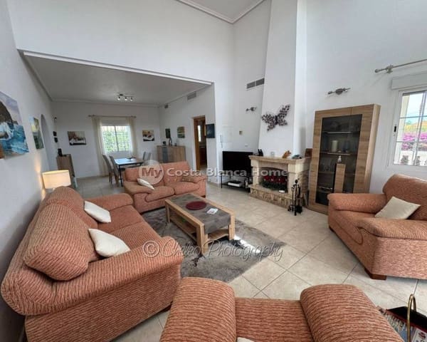 3 soverom Villa til salgs i Catral med svømmebasseng garasje - € 395 000 (Ref: 9832049)