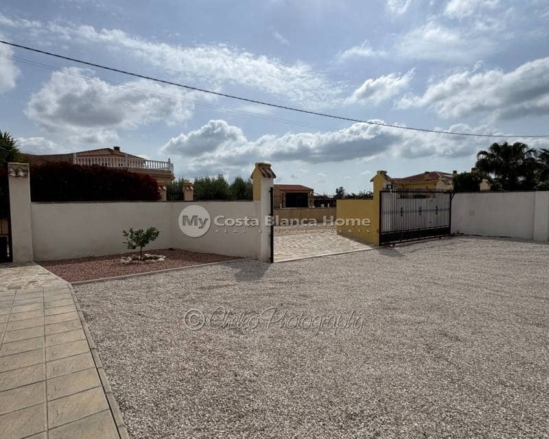 4 camera da letto Finca/Casa di Campagna in vendita in Catral con piscina - 329.000 € (Rif: 9832331)