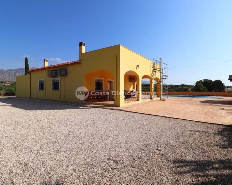 3 bedroom Finca/Country House for sale in Albatera with pool - € 325,000 (Ref: 9844247)