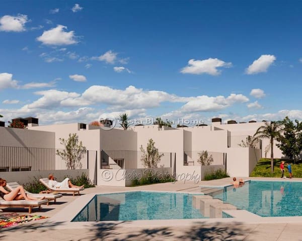3 soverom Villa til salgs i Monforte del Cid med svømmebasseng - € 365 000 (Ref: 9858289)