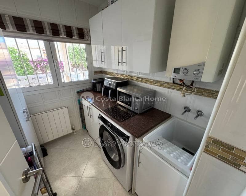 3 bedroom Villa for sale in Catral with pool - € 425,000 (Ref: 9911991)