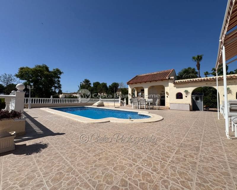 3 bedroom Villa for sale in Catral with pool - € 425,000 (Ref: 9911991)