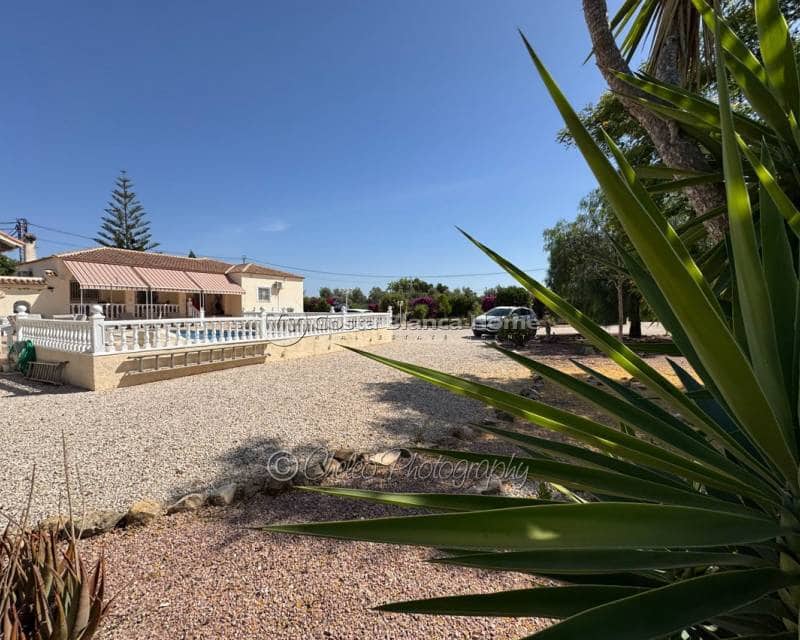 3 bedroom Villa for sale in Catral with pool - € 425,000 (Ref: 9911991)
