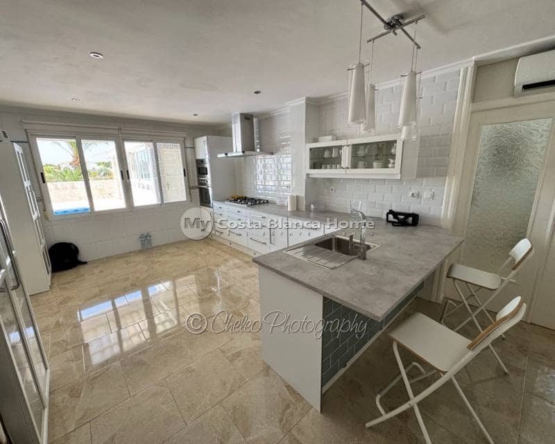 5 slaapkamer Finca/Landhuis te koop in Albatera met zwembad - € 560.000 (Ref: 9961210)