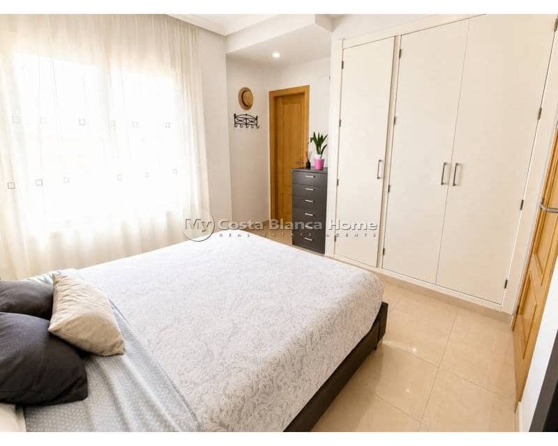 2 bedroom Apartment for sale in Almoradi with pool - € 123,000 (Ref: 9961540)