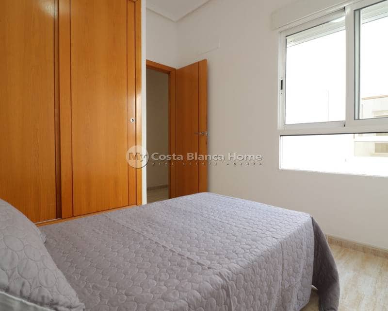 2 bedroom Apartment for sale in Almoradi with pool - € 117,000 (Ref: 9961543)