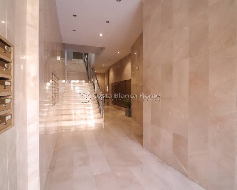 2 bedroom Apartment for sale in Almoradi with pool - € 117,000 (Ref: 9961543)