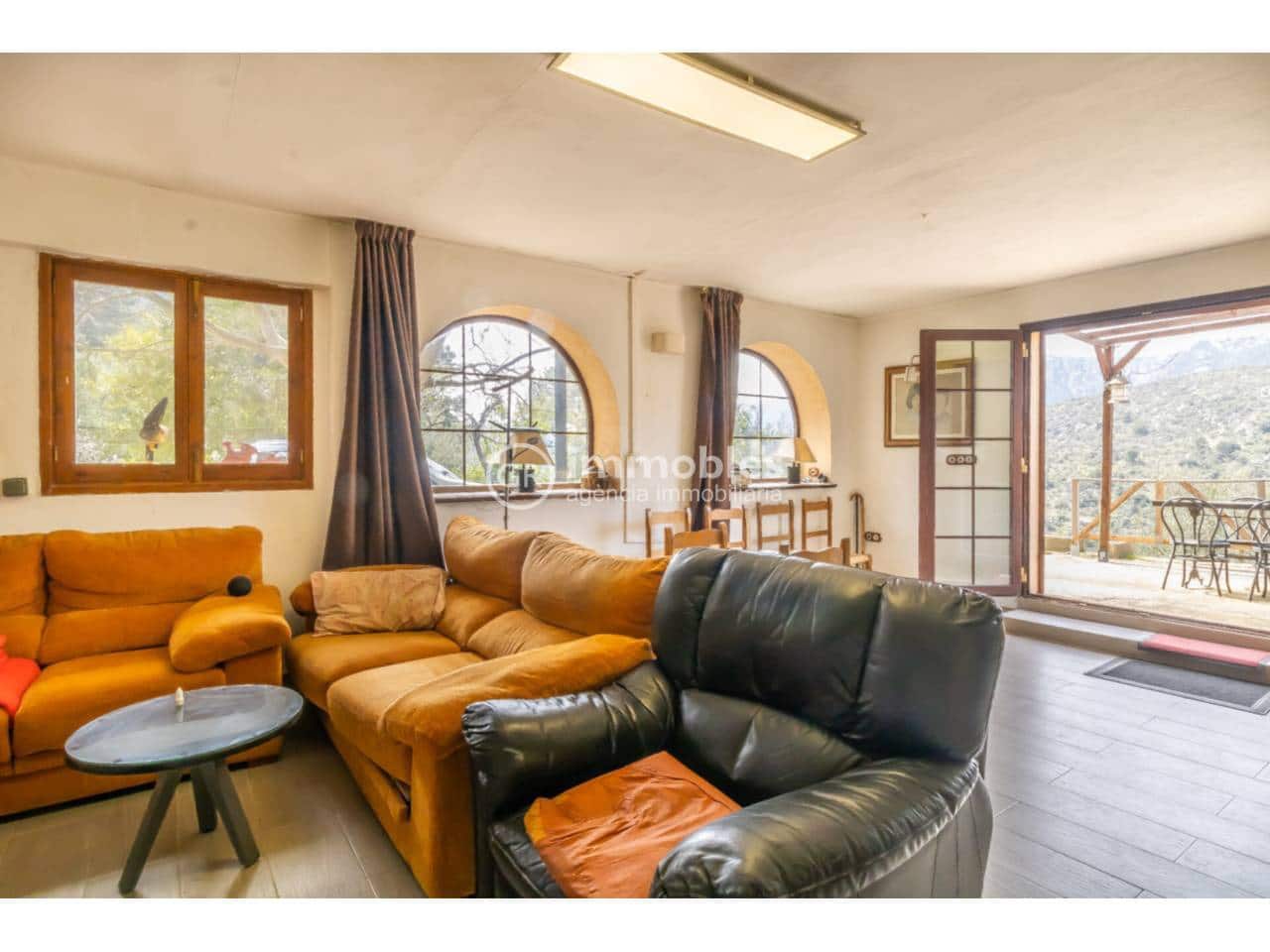 3 slaapkamer Finca/Landhuis te koop in Orient - € 400.000 (Ref: 9437937)