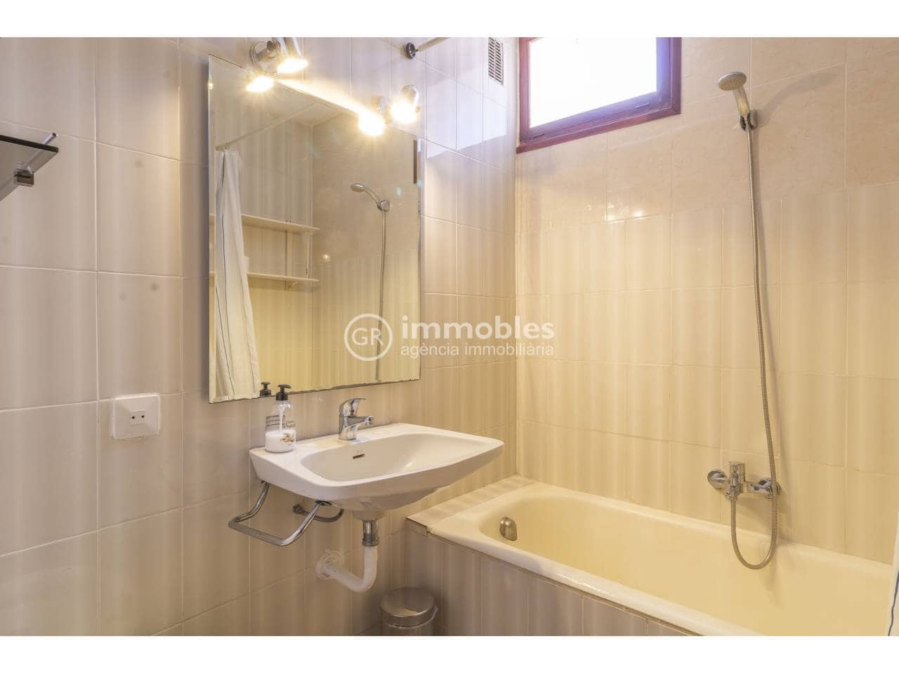 3 bedroom Apartment for sale in Palma de Mallorca with pool - € 365,000 (Ref: 9437939)