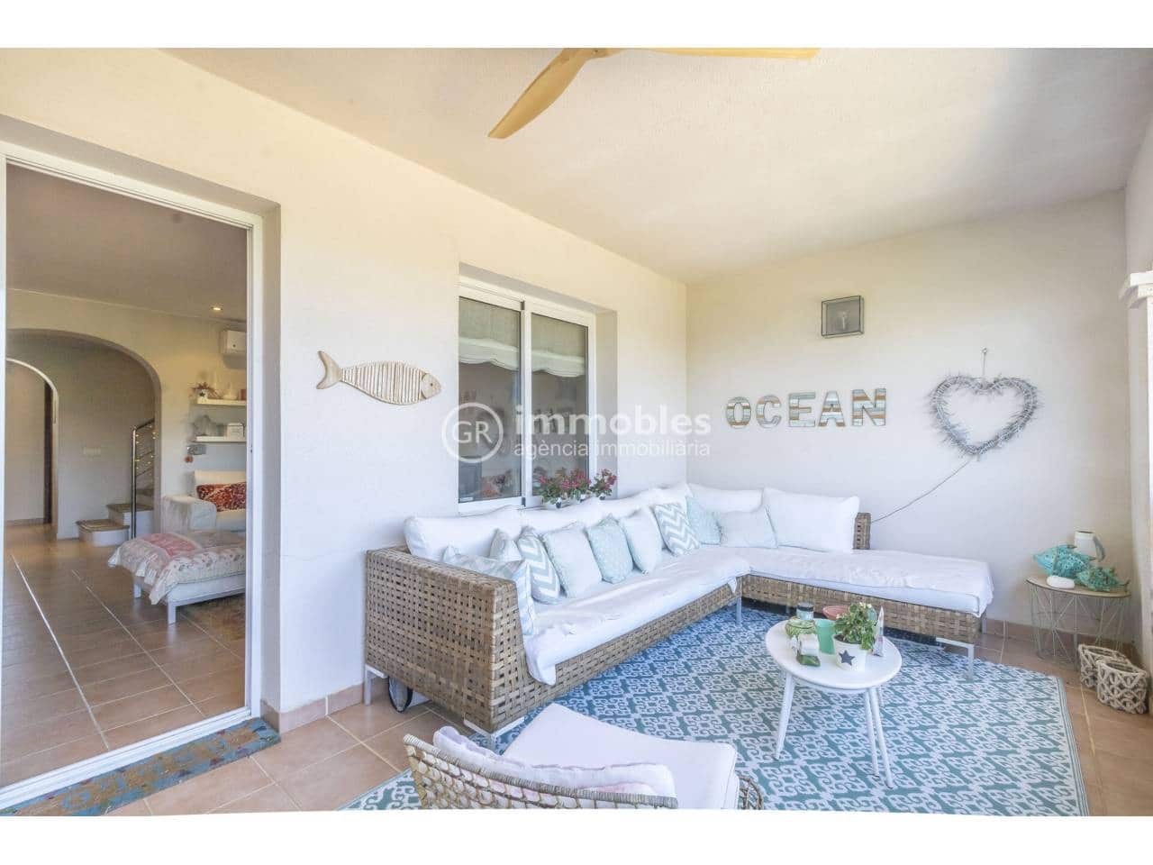 3 bedroom Townhouse for sale in Buger with garage - € 560,000 (Ref: 9437940)