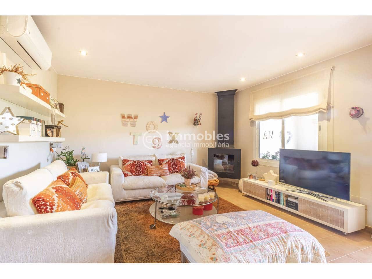 3 bedroom Townhouse for sale in Buger with garage - € 560,000 (Ref: 9437940)