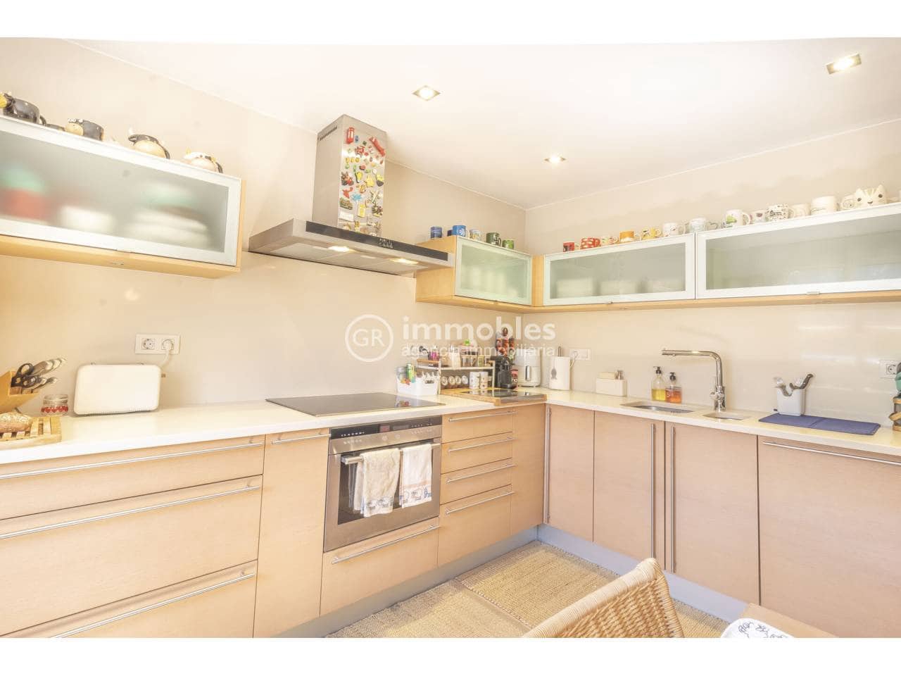 3 bedroom Townhouse for sale in Buger with garage - € 560,000 (Ref: 9437940)