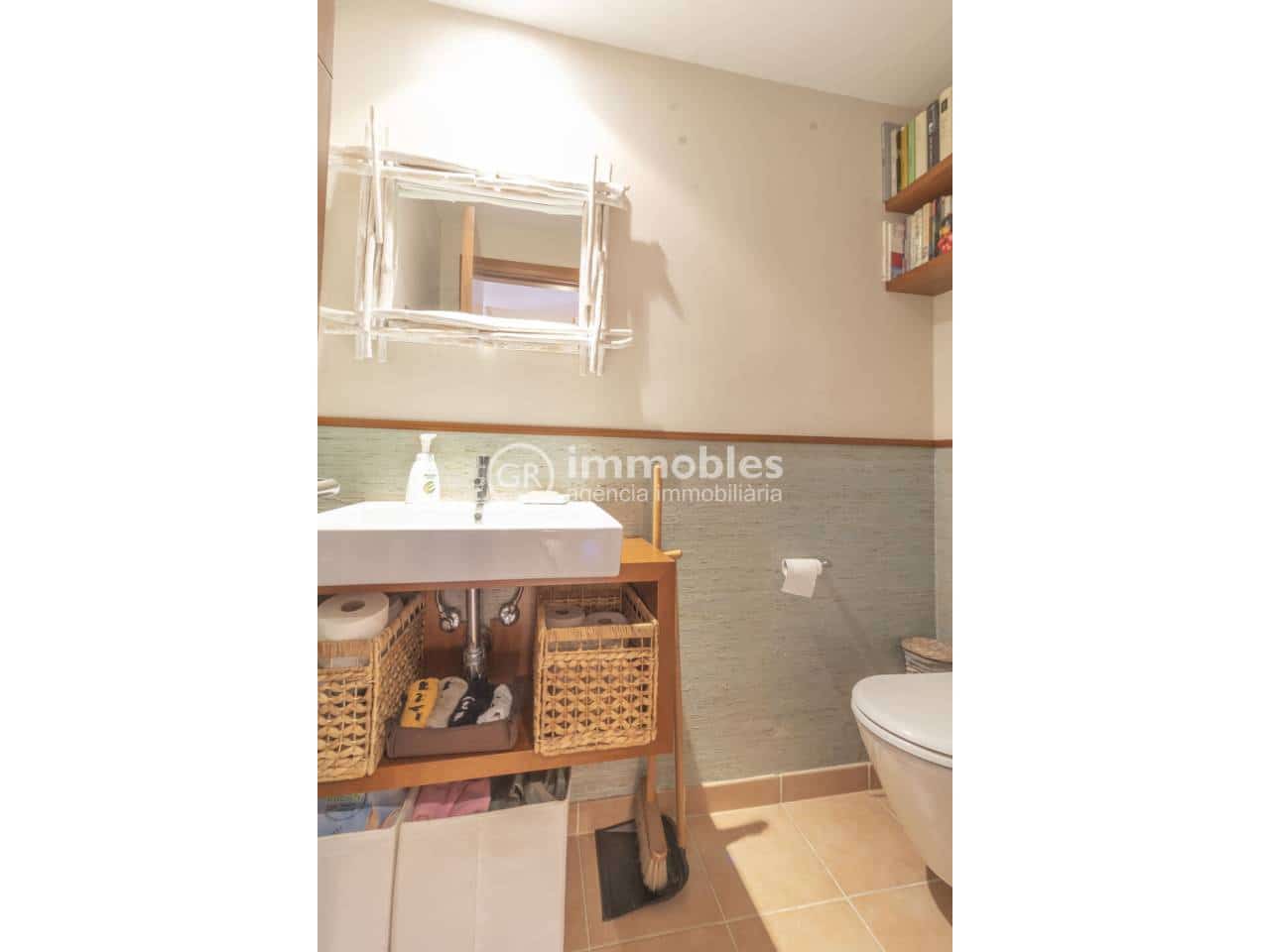 3 bedroom Townhouse for sale in Buger with garage - € 560,000 (Ref: 9437940)