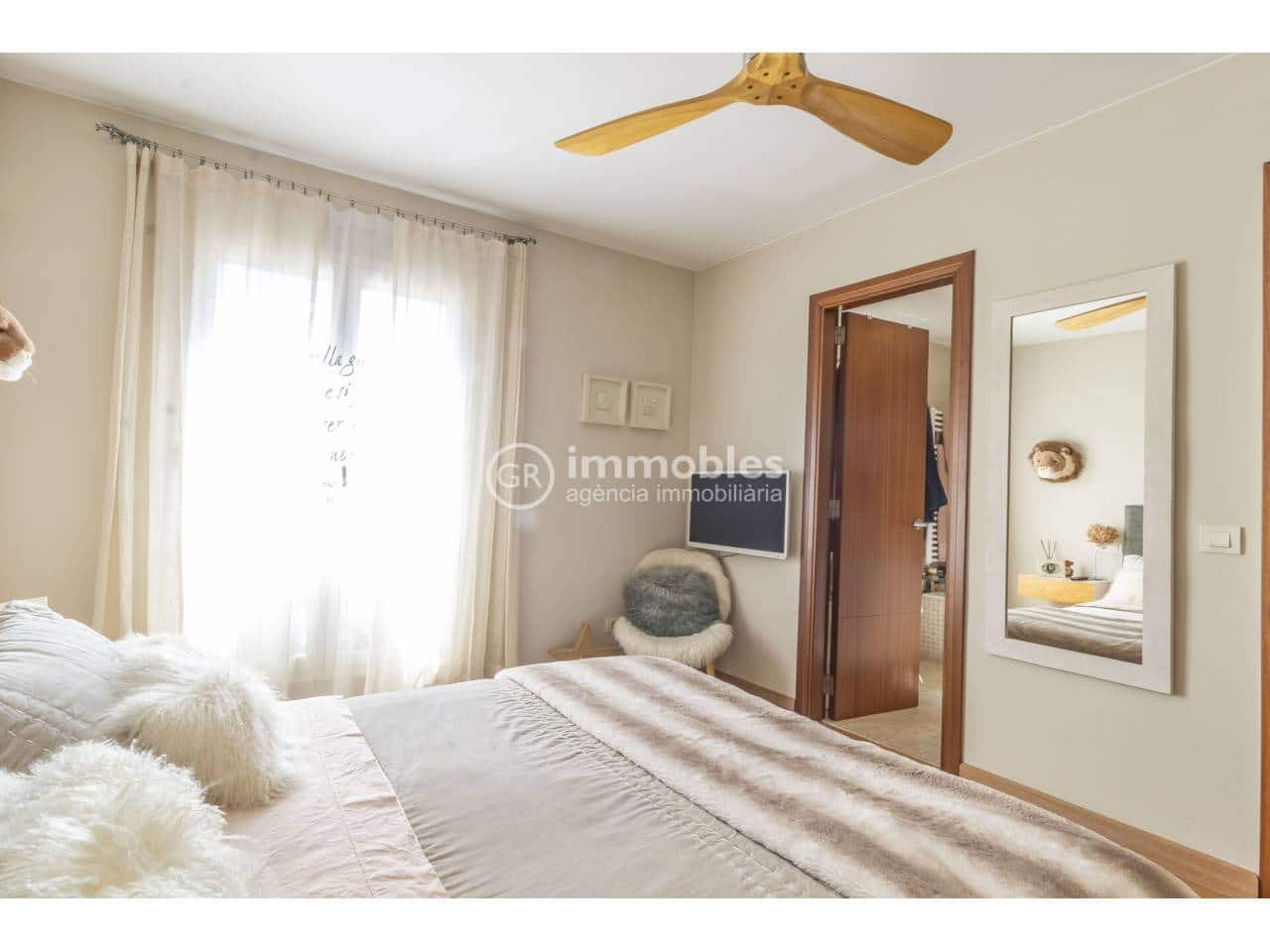 3 bedroom Townhouse for sale in Buger with garage - € 560,000 (Ref: 9437940)