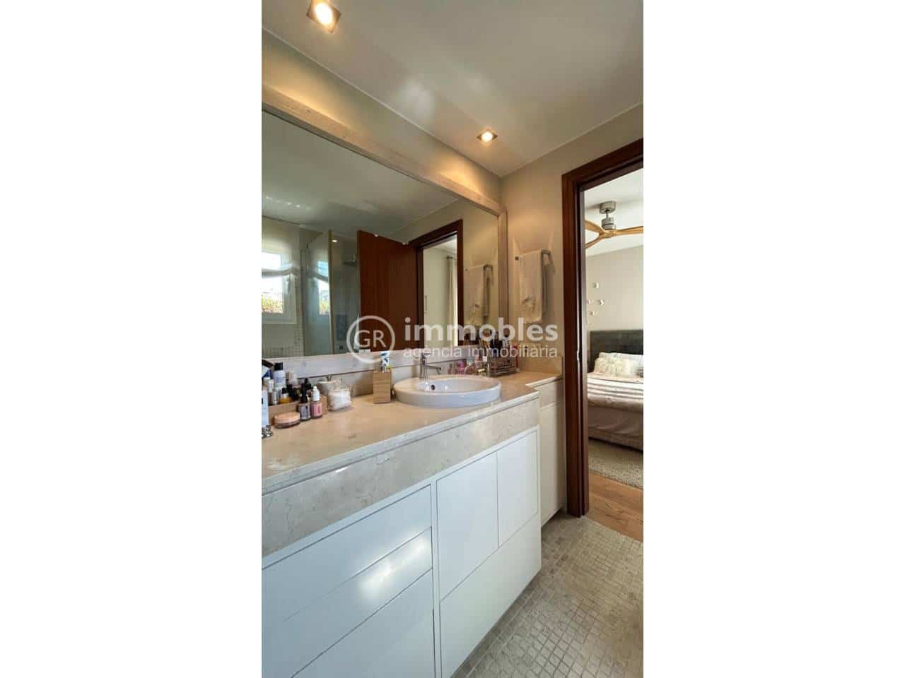 3 bedroom Townhouse for sale in Buger with garage - € 560,000 (Ref: 9437940)