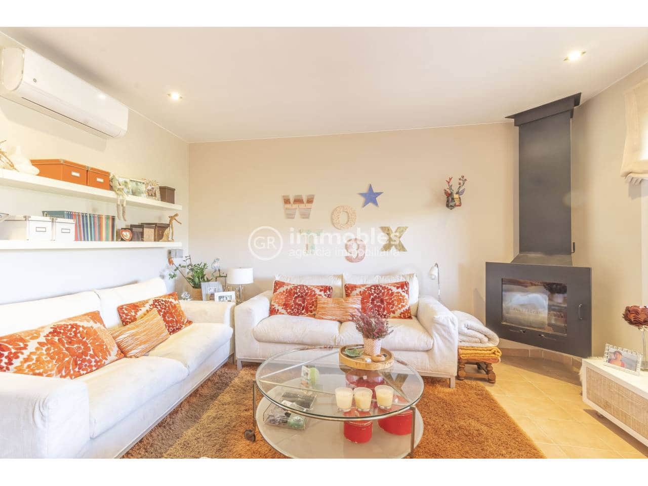 3 bedroom Townhouse for sale in Buger with garage - € 560,000 (Ref: 9437940)