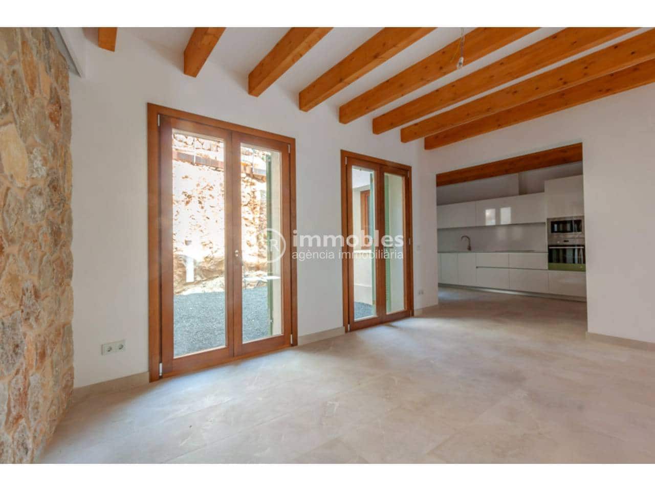 3 bedroom Semi-detached Villa for sale in Alaro with pool garage - € 980,000 (Ref: 9437941)