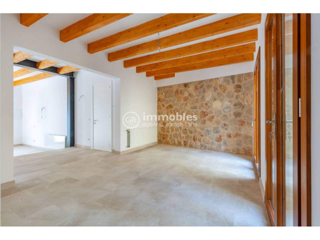 3 bedroom Semi-detached Villa for sale in Alaro with pool garage - € 980,000 (Ref: 9437941)