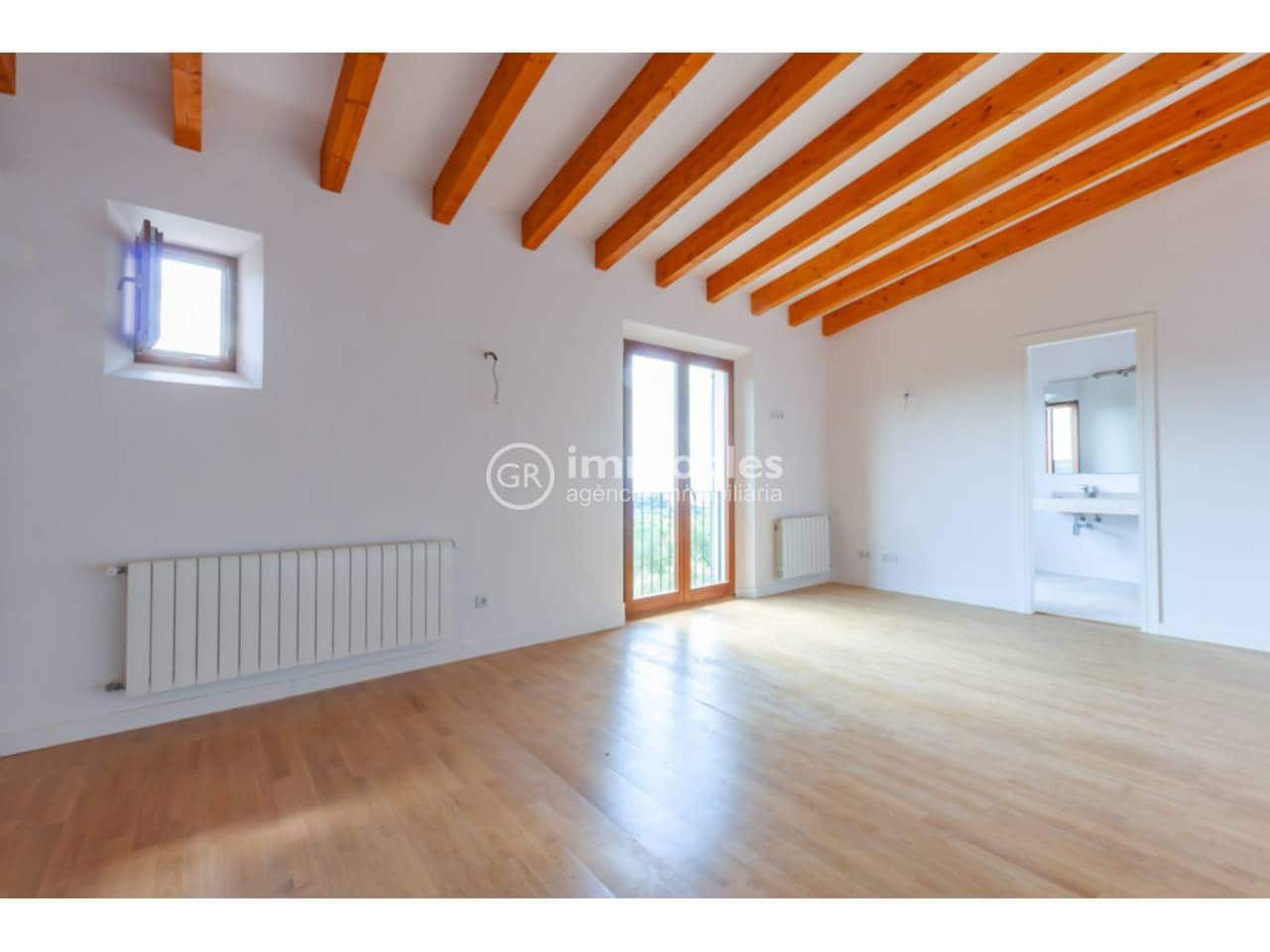 3 bedroom Semi-detached Villa for sale in Alaro with pool garage - € 980,000 (Ref: 9437941)