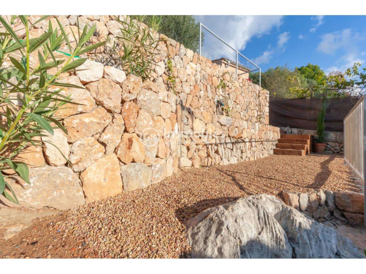 3 bedroom Semi-detached Villa for sale in Alaro with pool garage - € 980,000 (Ref: 9437941)