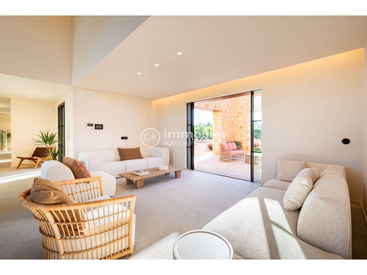 6 bedroom Villa for sale in Santa Maria del Cami with pool garage - € 5,500,000 (Ref: 9437946)