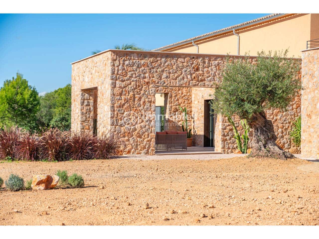 6 bedroom Villa for sale in Santa Maria del Cami with pool garage - € 5,500,000 (Ref: 9437946)