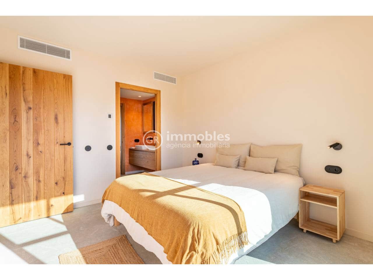 6 bedroom Villa for sale in Santa Maria del Cami with pool garage - € 5,500,000 (Ref: 9437946)