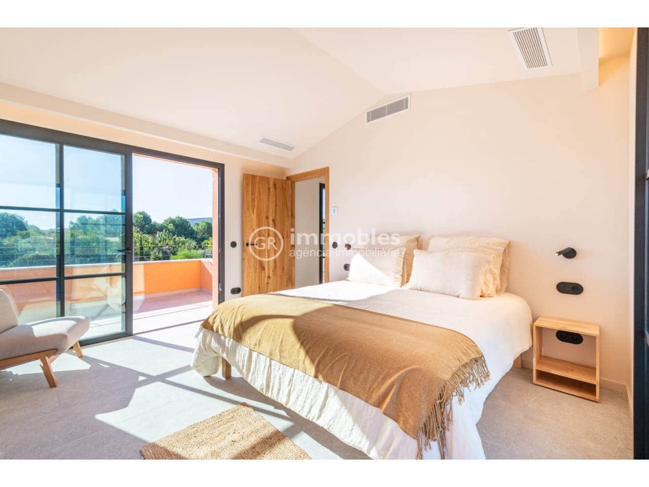 6 bedroom Villa for sale in Santa Maria del Cami with pool garage - € 5,500,000 (Ref: 9437946)