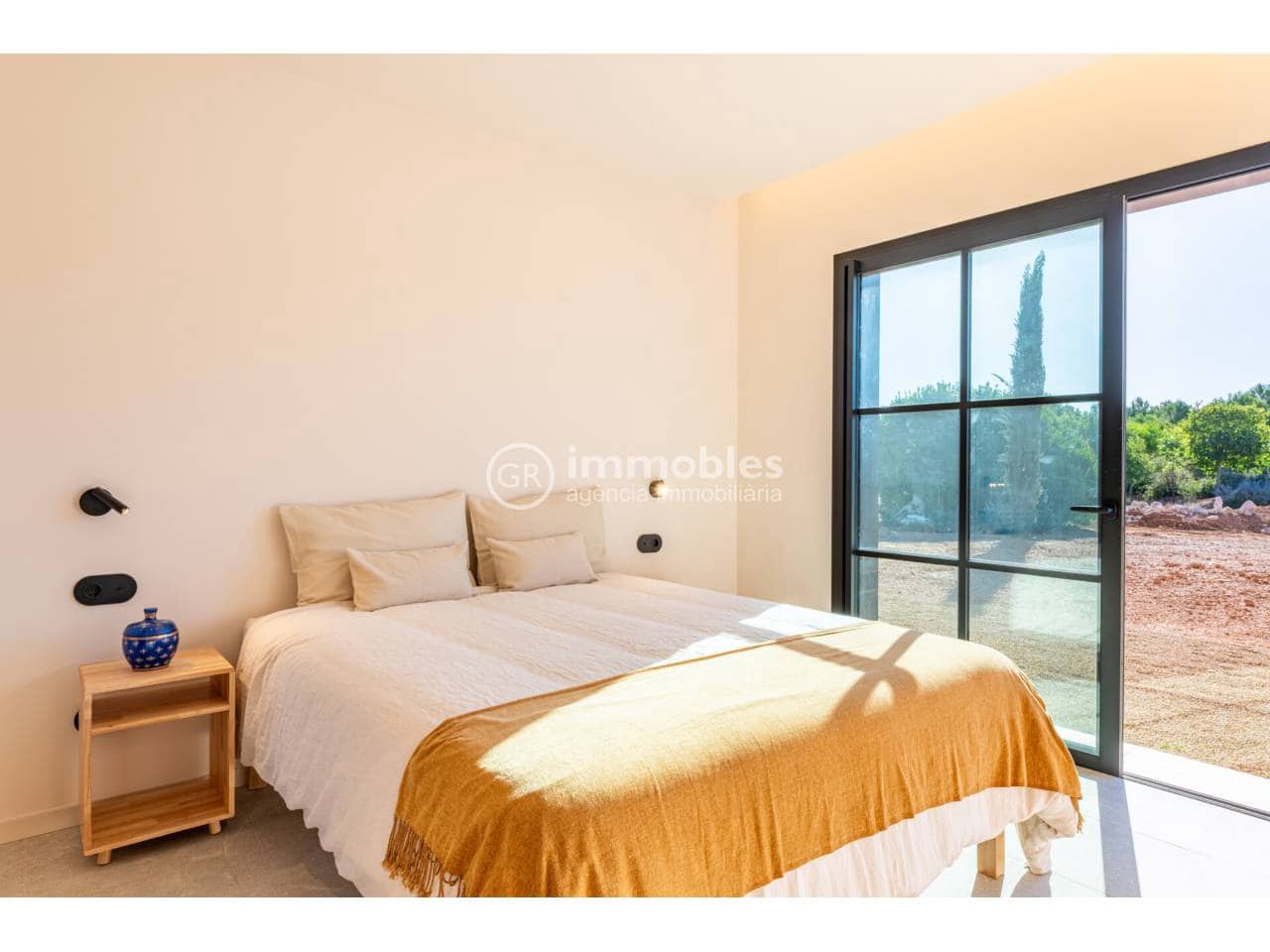 6 bedroom Villa for sale in Santa Maria del Cami with pool garage - € 5,500,000 (Ref: 9437946)