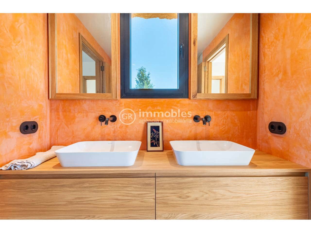 6 bedroom Villa for sale in Santa Maria del Cami with pool garage - € 5,500,000 (Ref: 9437946)