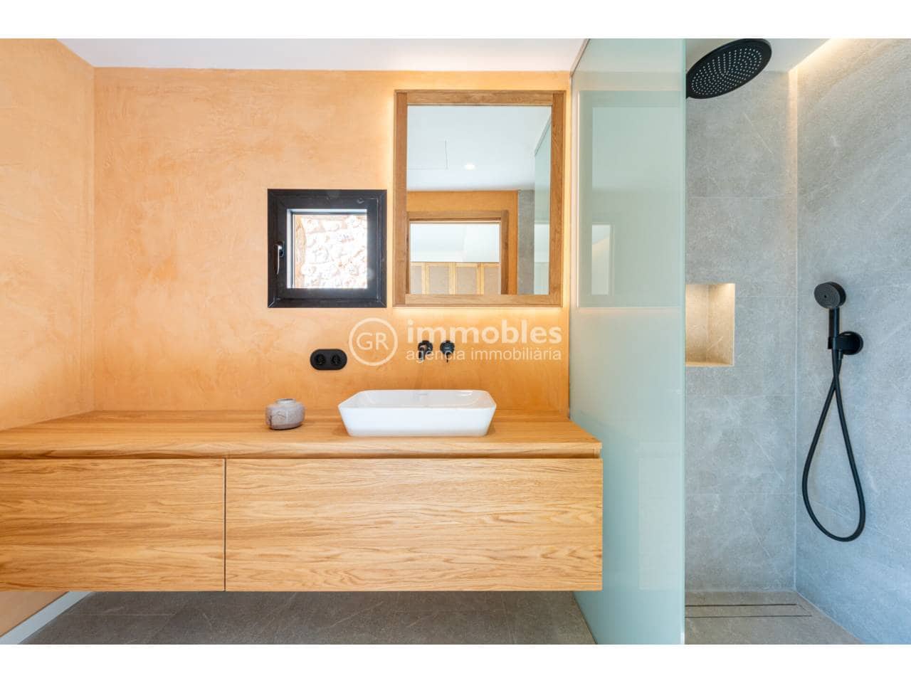 6 bedroom Villa for sale in Santa Maria del Cami with pool garage - € 5,500,000 (Ref: 9437946)