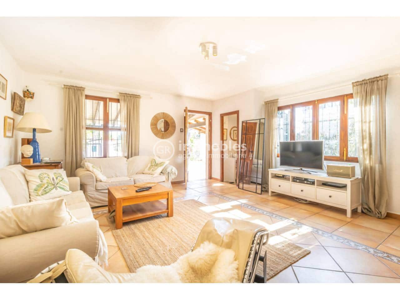 4 bedroom Finca/Country House for sale in Alaro with pool - € 775,000 (Ref: 9437949)