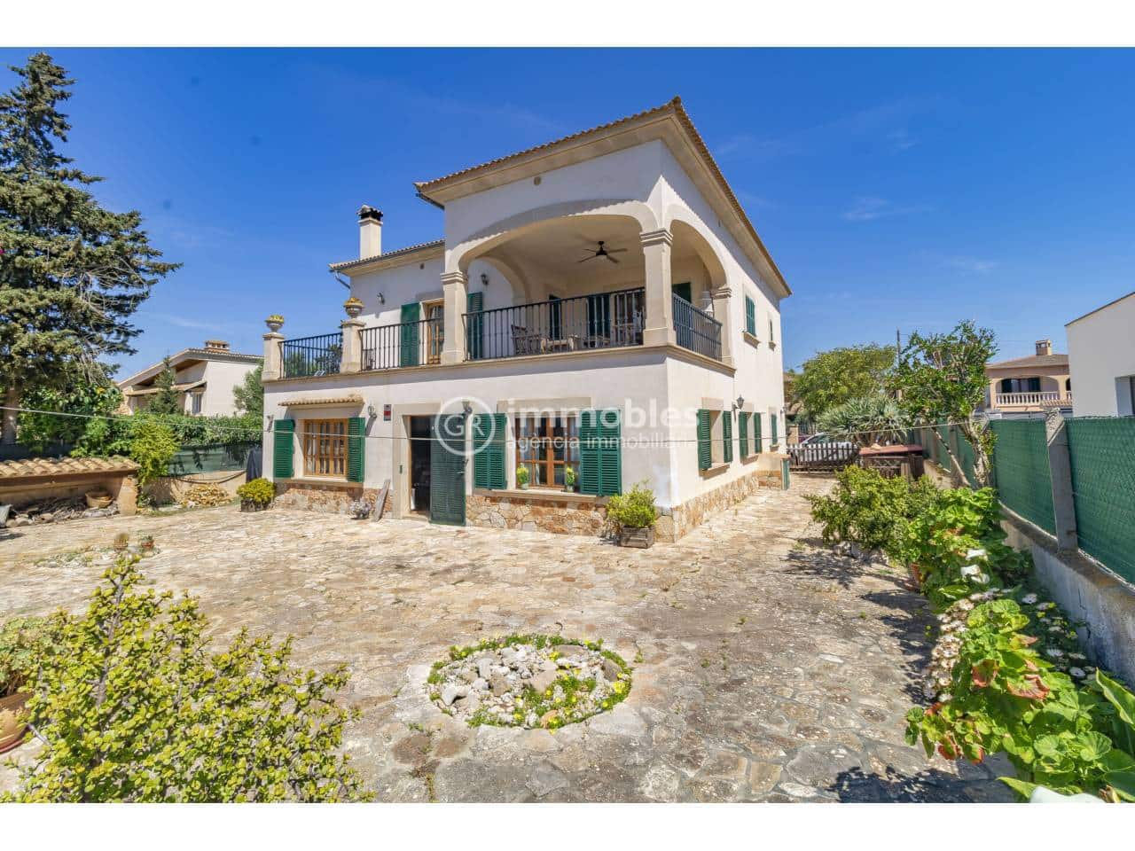 3 bedroom Villa for sale in Llucmajor with pool garage - € 999,000 (Ref: 9437951)