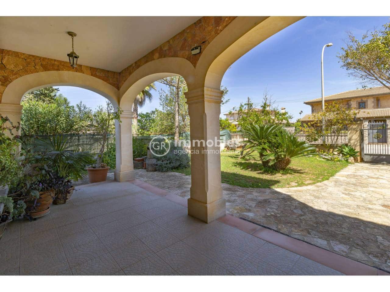 3 bedroom Villa for sale in Llucmajor with pool garage - € 999,000 (Ref: 9437951)