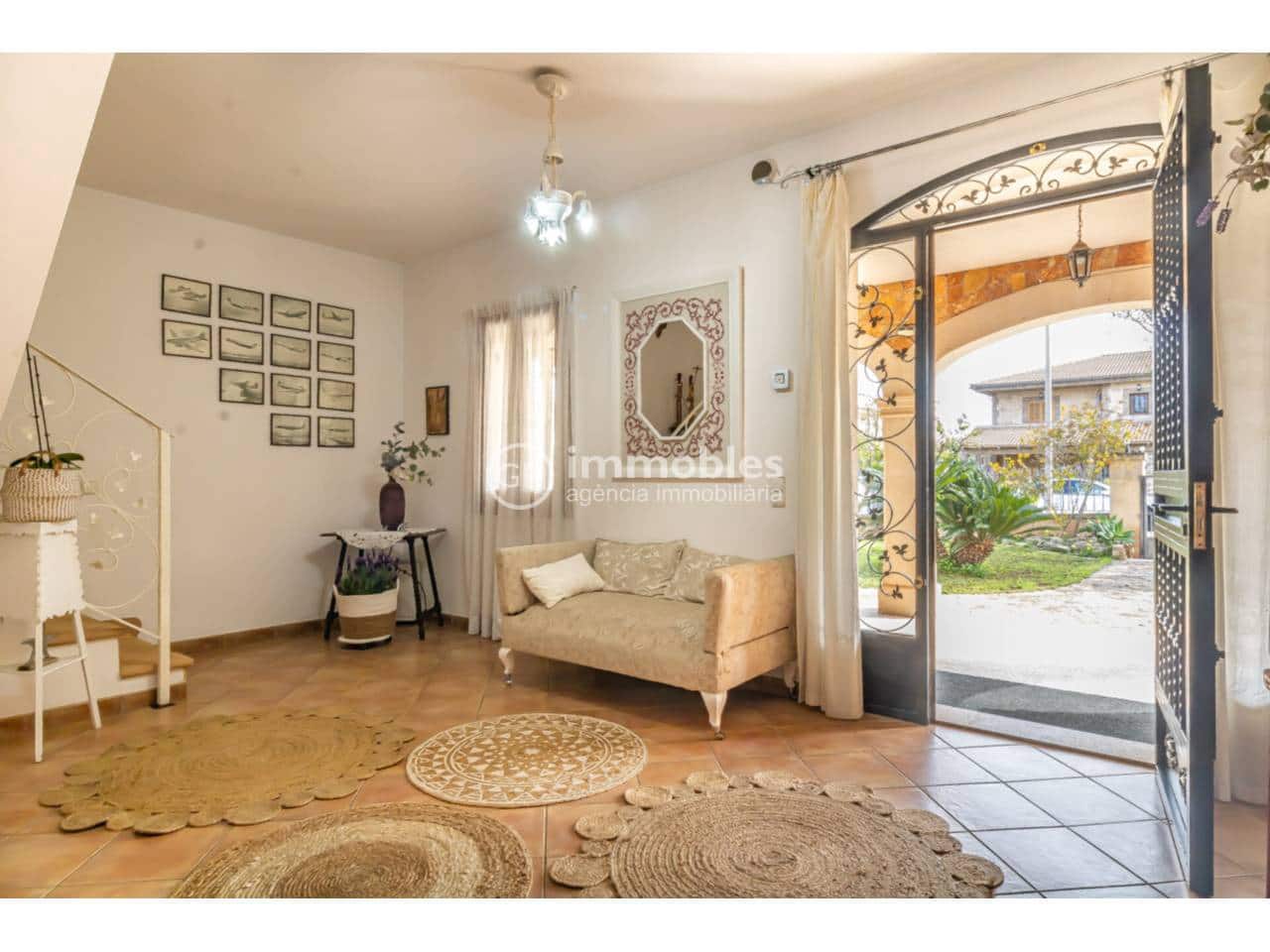 3 bedroom Villa for sale in Llucmajor with pool garage - € 999,000 (Ref: 9437951)