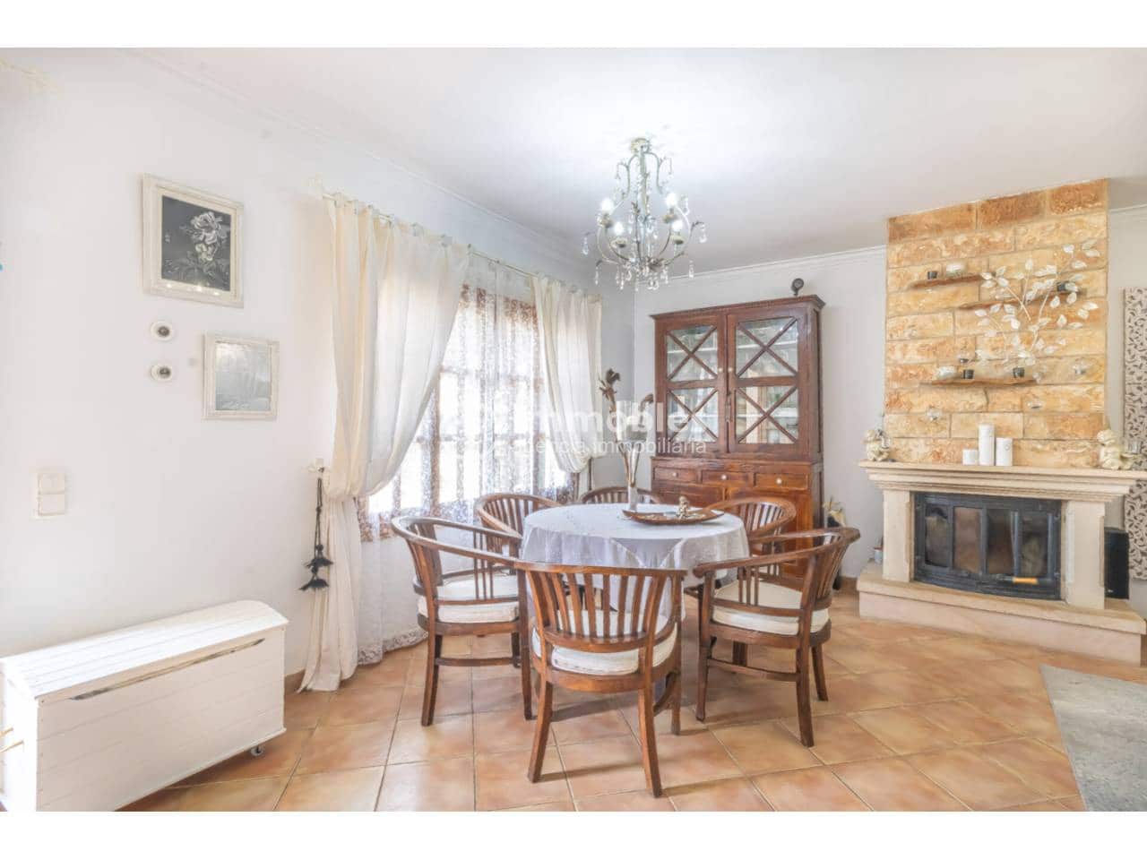 3 bedroom Villa for sale in Llucmajor with pool garage - € 999,000 (Ref: 9437951)