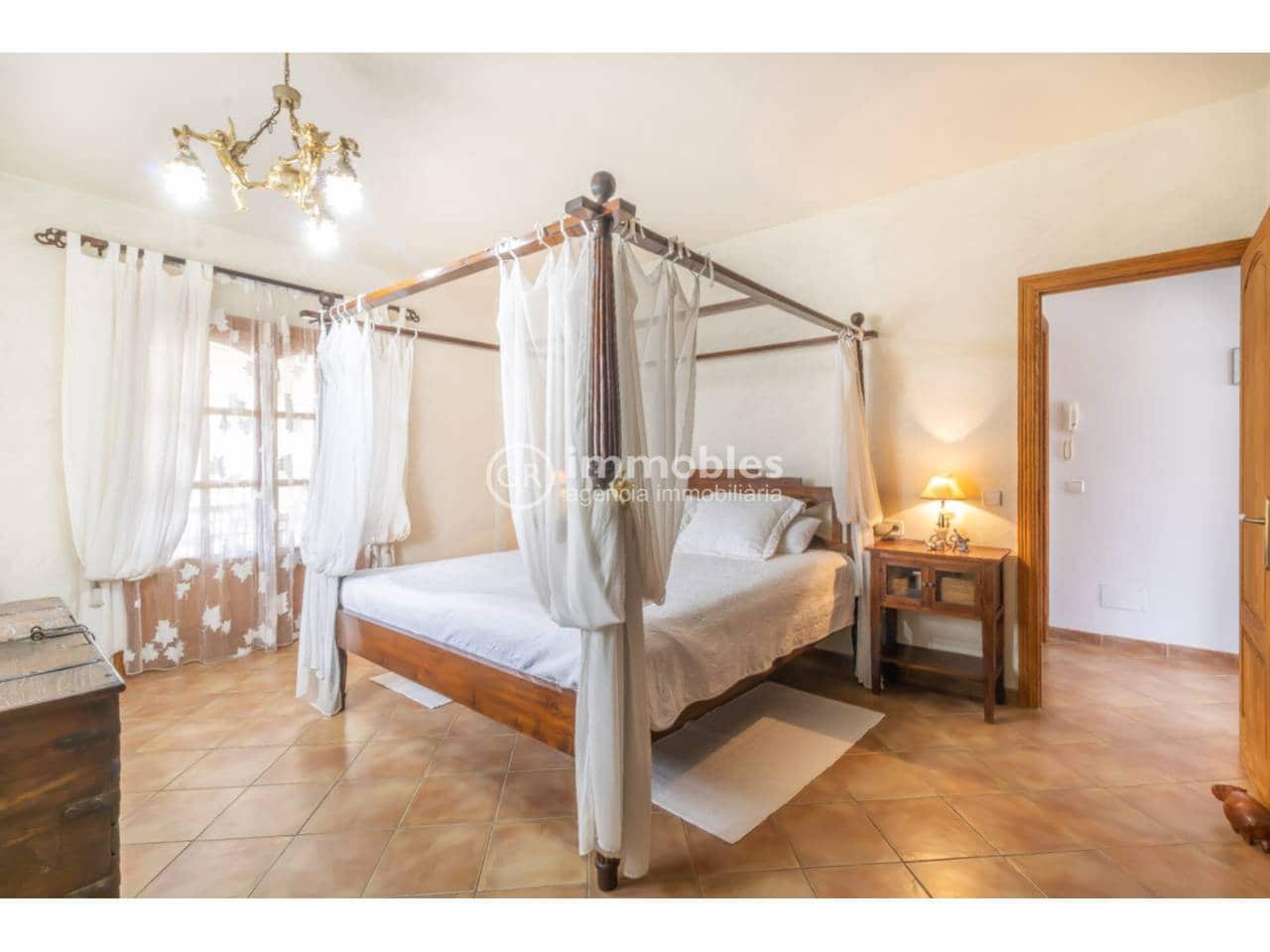 3 bedroom Villa for sale in Llucmajor with pool garage - € 999,000 (Ref: 9437951)