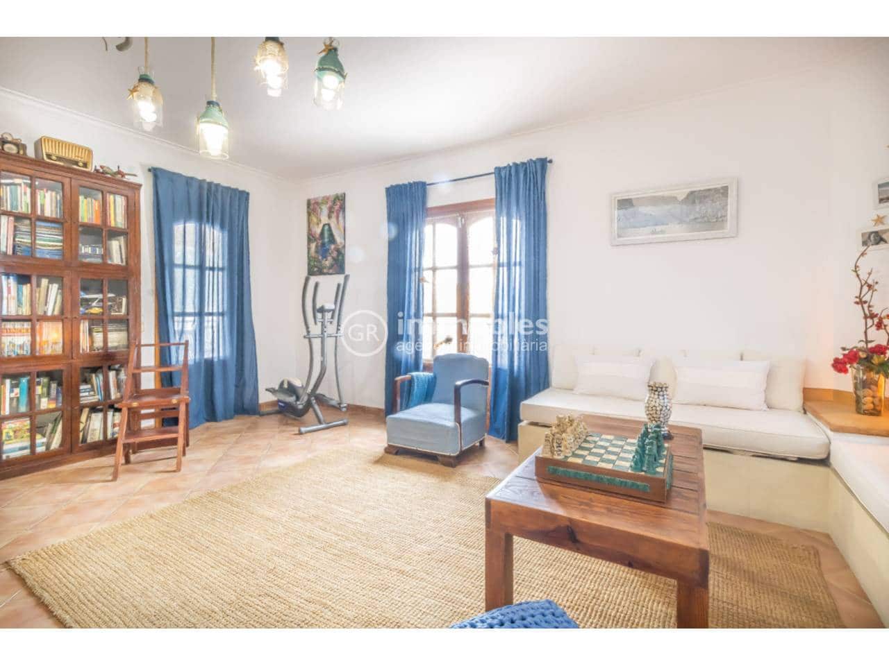 3 bedroom Villa for sale in Llucmajor with pool garage - € 999,000 (Ref: 9437951)