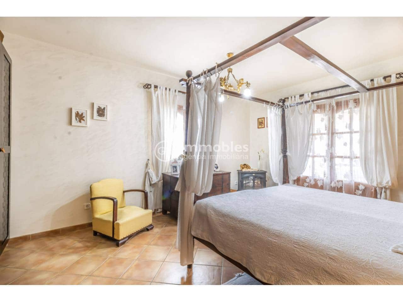 3 bedroom Villa for sale in Llucmajor with pool garage - € 999,000 (Ref: 9437951)