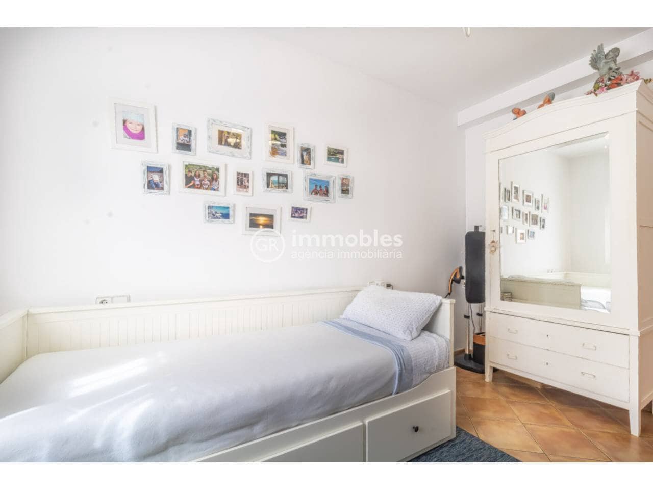 3 bedroom Villa for sale in Llucmajor with pool garage - € 999,000 (Ref: 9437951)