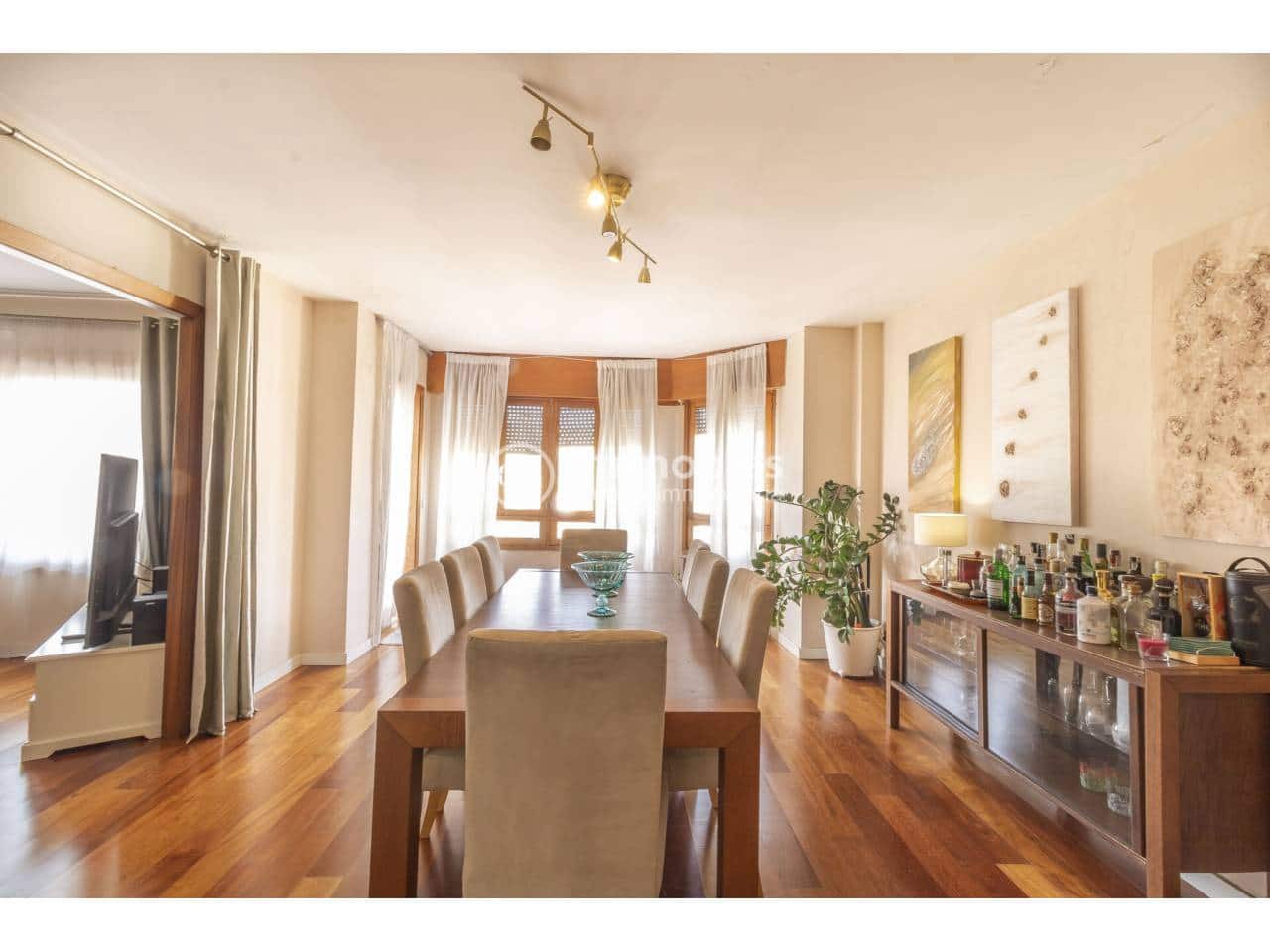 4 bedroom Flat for sale in Palma de Mallorca - € 890,000 (Ref: 9437963)