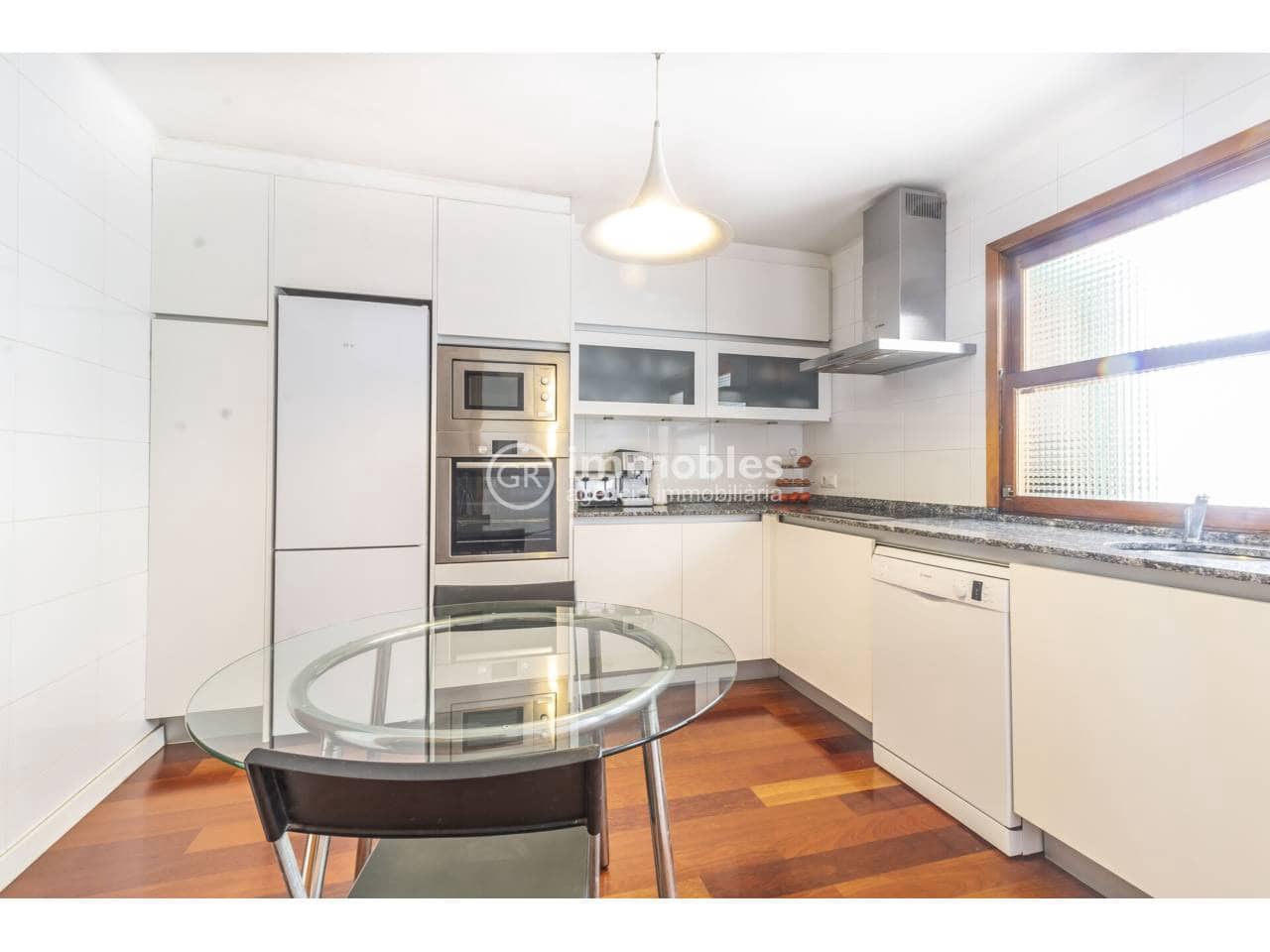 4 bedroom Flat for sale in Palma de Mallorca - € 890,000 (Ref: 9437963)