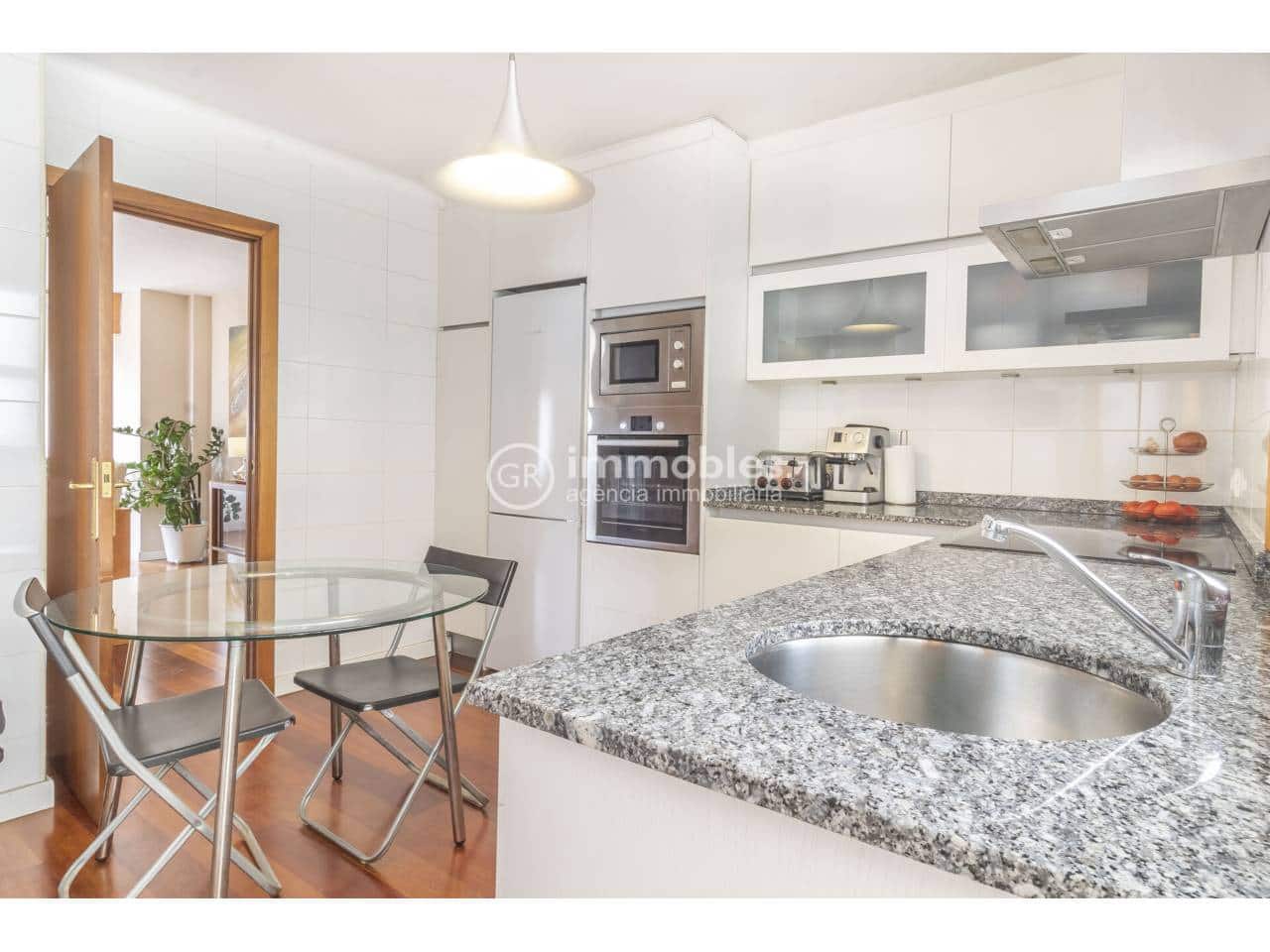 4 bedroom Flat for sale in Palma de Mallorca - € 890,000 (Ref: 9437963)