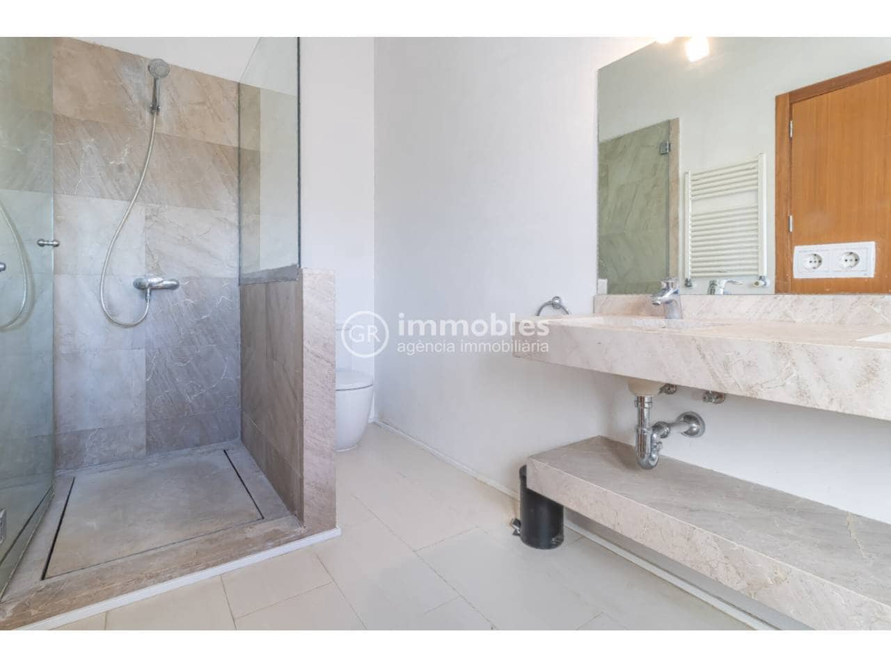 3 quarto Casa em Banda para venda em Alaro com garagem - 875 000 € (Ref: 9437966)