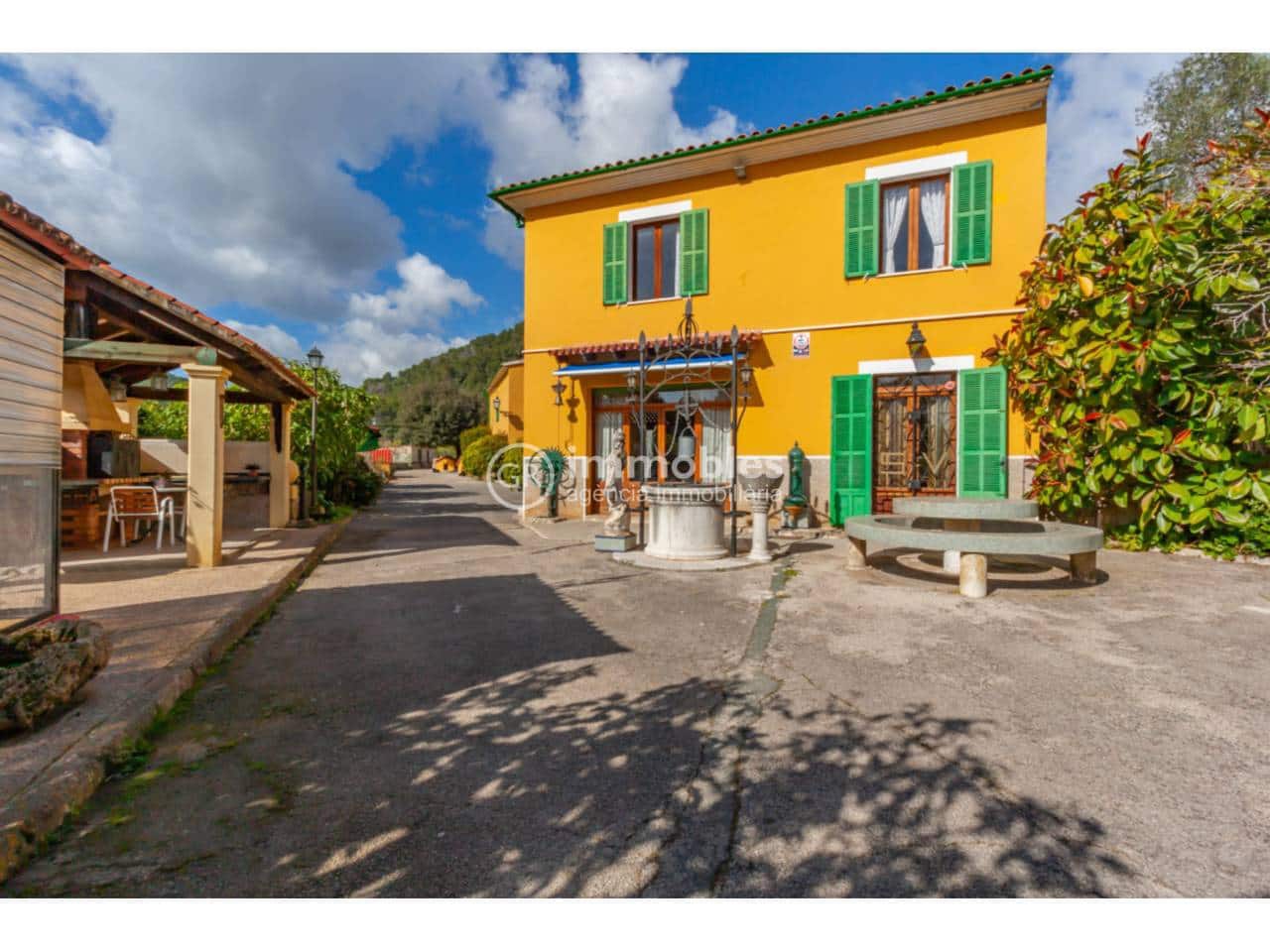 4 bedroom Villa for sale in Sa Pobla with pool garage - € 1,500,000 (Ref: 9437969)