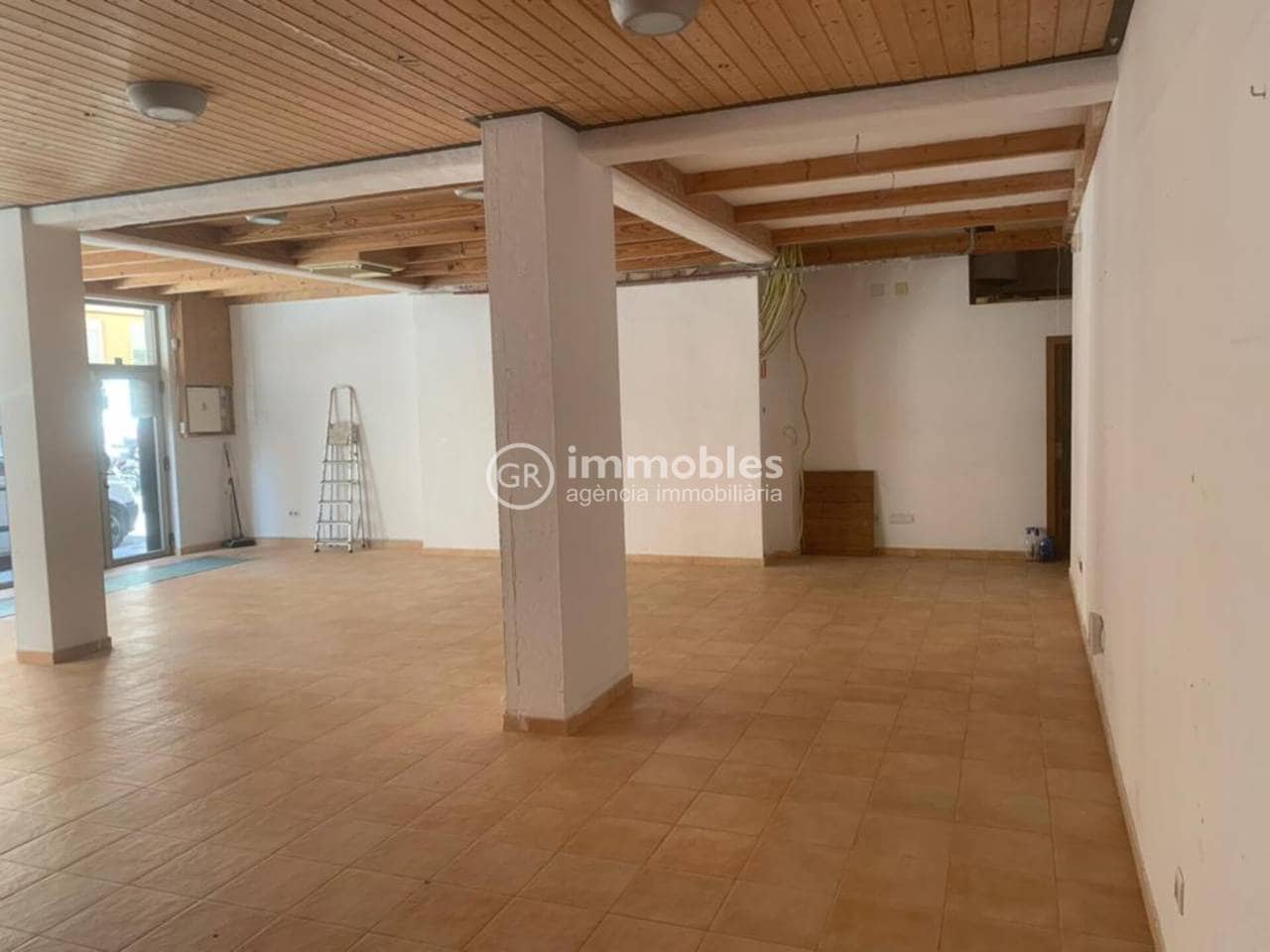 Commercial for sale in Palma de Mallorca - € 252,000 (Ref: 9437976)