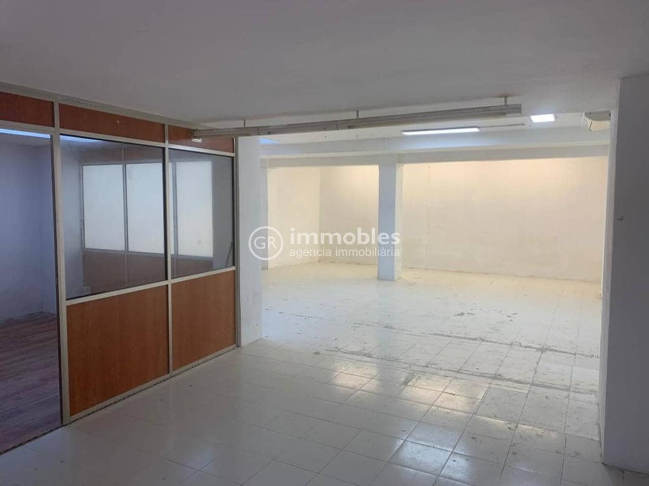 Commercial for sale in Palma de Mallorca - € 252,000 (Ref: 9437976)
