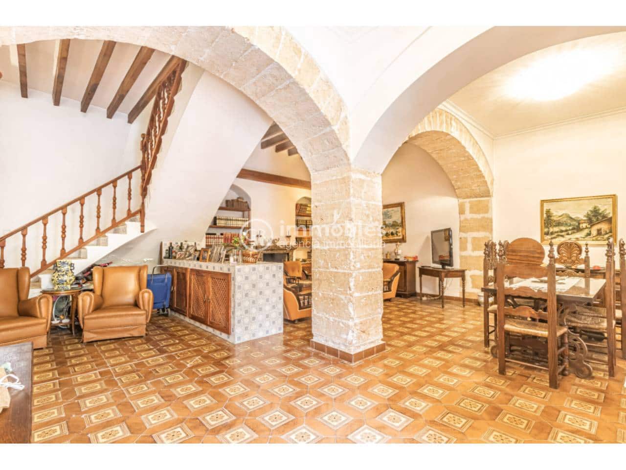 6 quarto Casa em Banda para venda em Alaro com garagem - 1 980 000 € (Ref: 9437982)