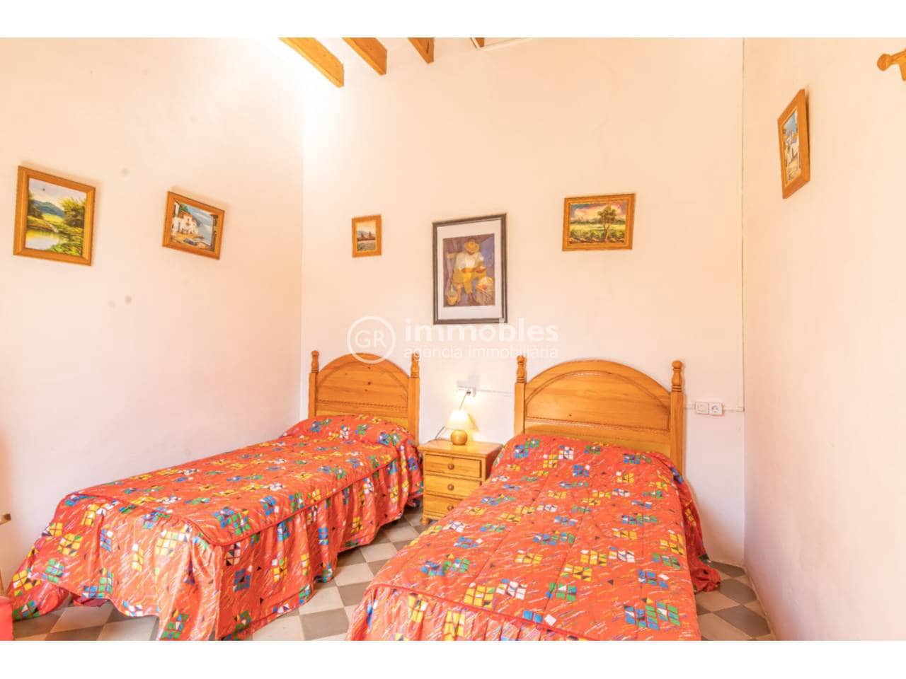 4 bedroom Villa for sale in Lloseta with pool garage - € 540,000 (Ref: 9437992)